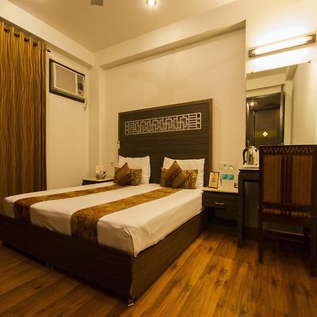 Hotel Sunstar Heights Дели Экстерьер фото