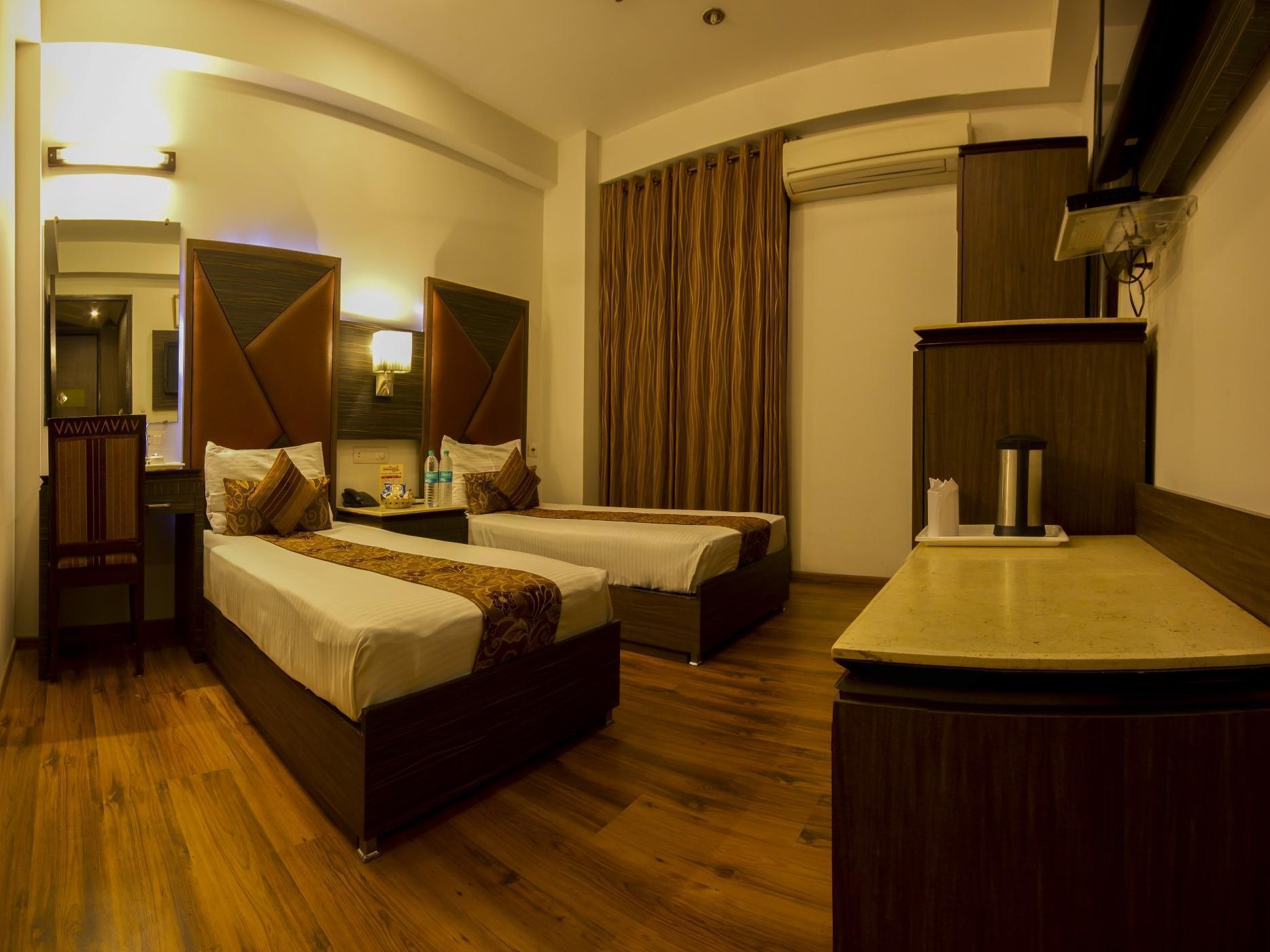 Hotel Sunstar Heights Дели Экстерьер фото