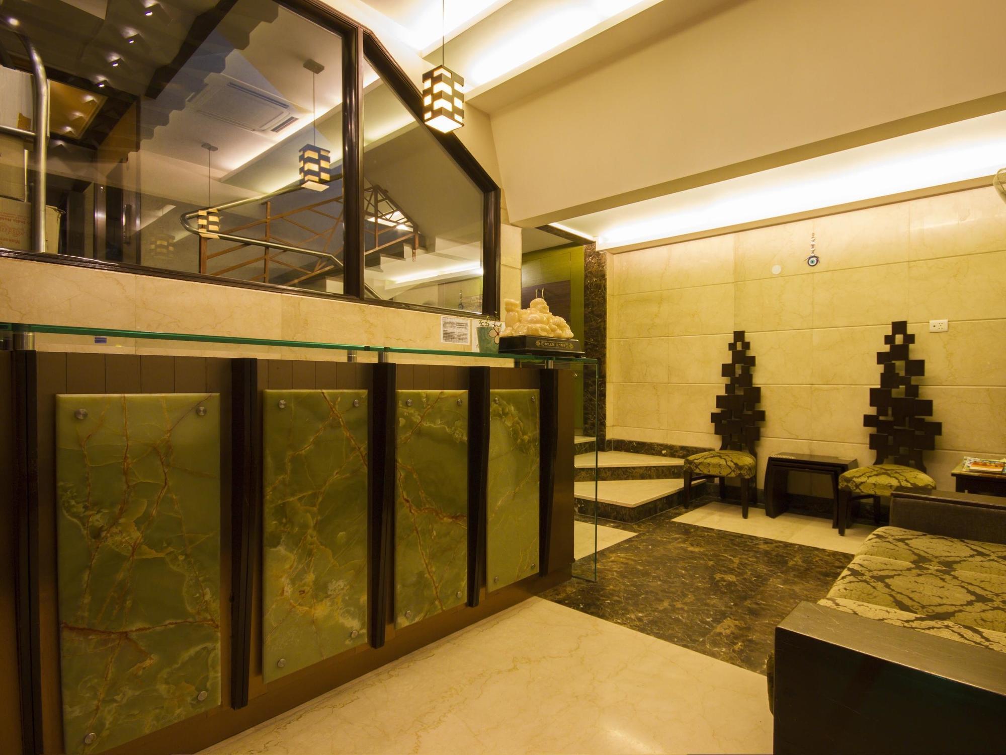 Hotel Sunstar Heights Дели Экстерьер фото